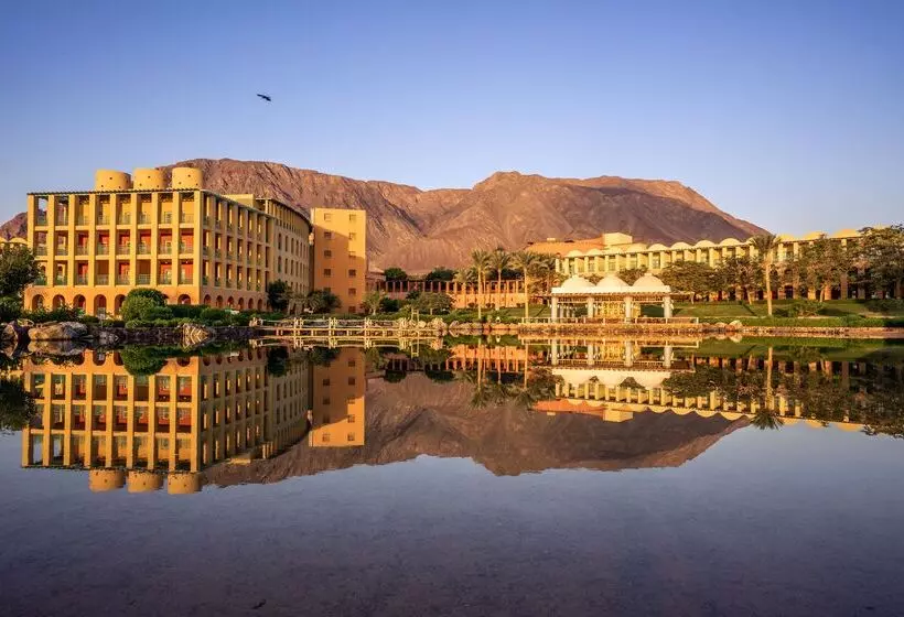 酒店 Strand Beach Resort