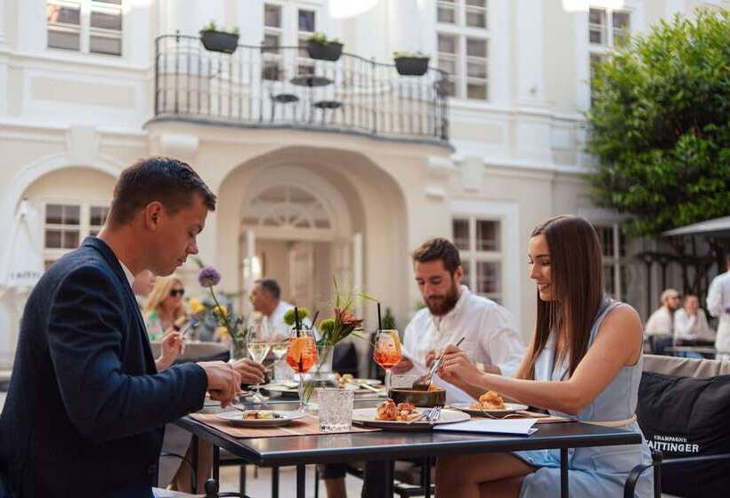 هتل The Mozart Prague By Accor