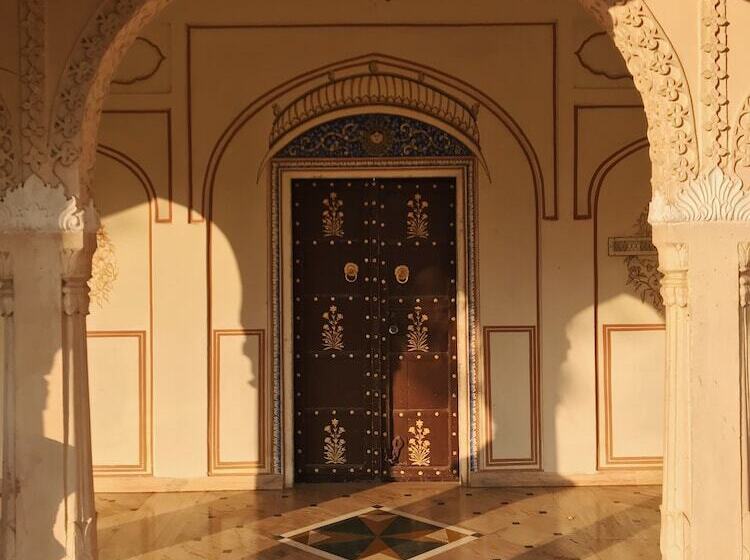 هتل The Raj Palace