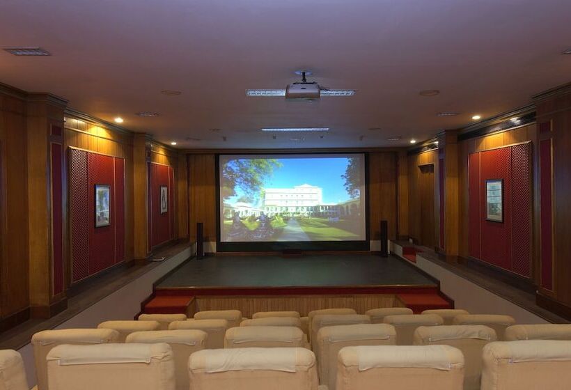 هتل The Raj Palace