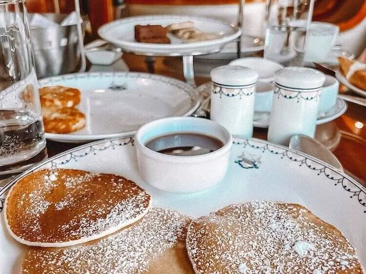 Hotel The Raj Palace