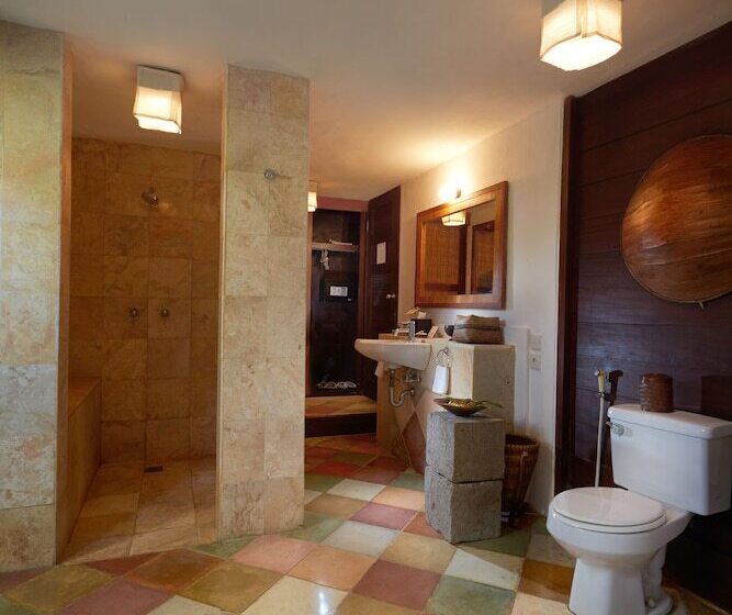 בית מלון כפרי Visakha Sanur By Puri Signatures