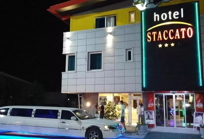 هتل Staccato