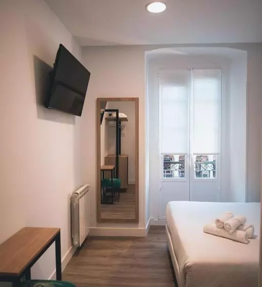 Majatalo Central Roomss