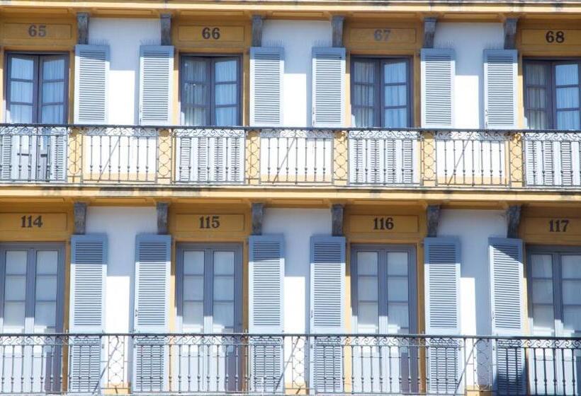 פנסיון Central Roomss