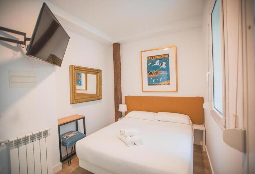 פנסיון Central Roomss