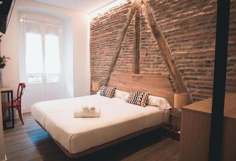 פנסיון Central Roomss