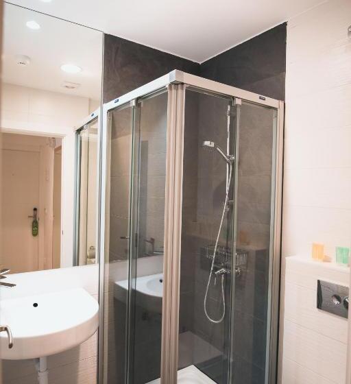 פנסיון Central Roomss