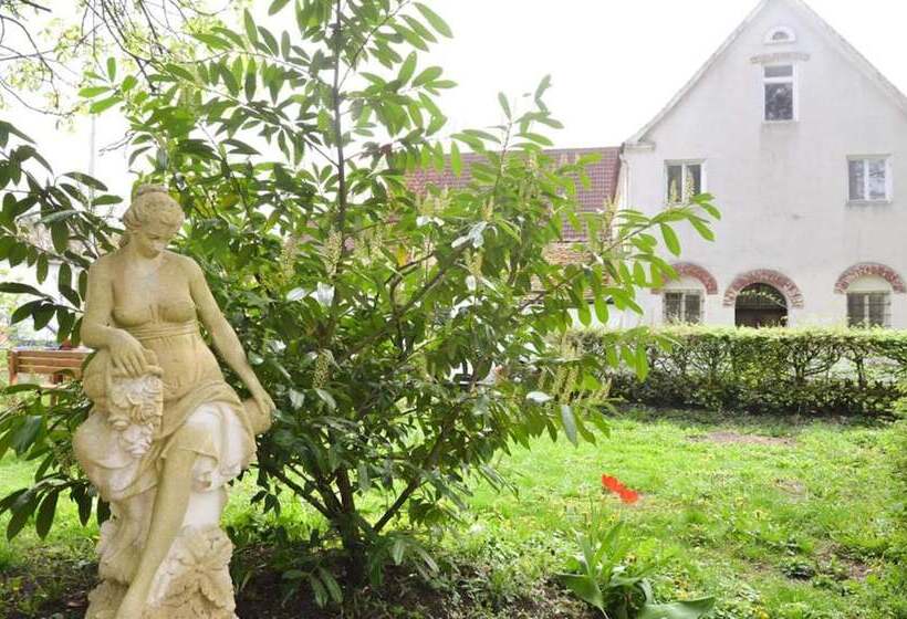 פנסיון Gasthof Zum Ritter   A Cozy Historical Landmark