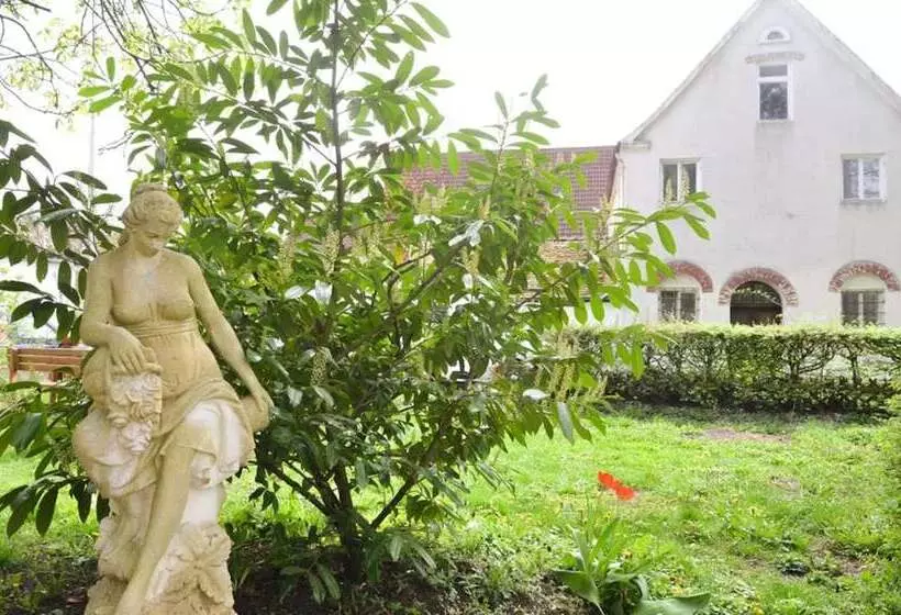 پانسیون Gasthof Zum Ritter   A Cozy Historical Landmark