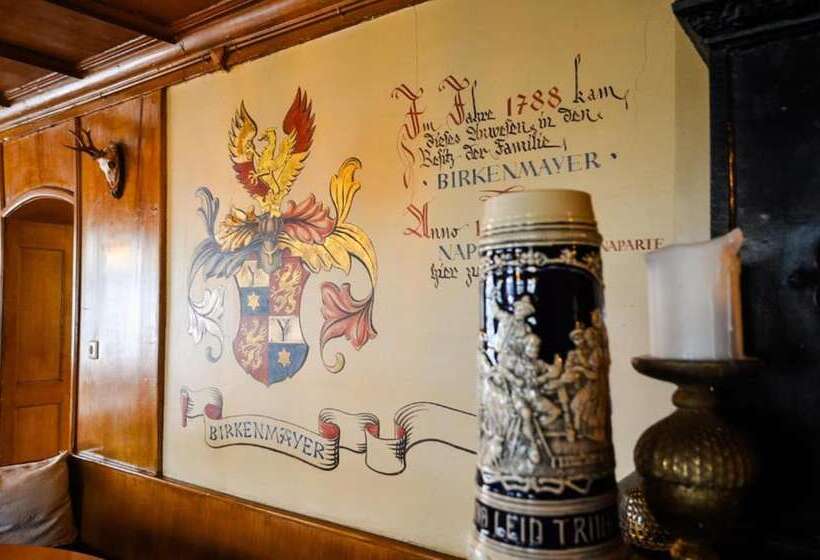 פנסיון Gasthof Zum Ritter   A Cozy Historical Landmark