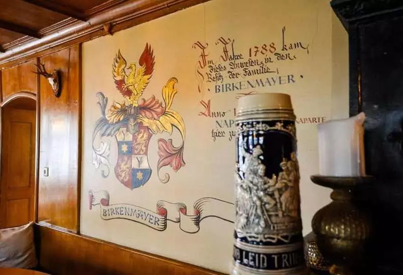 پانسیون Gasthof Zum Ritter   A Cozy Historical Landmark