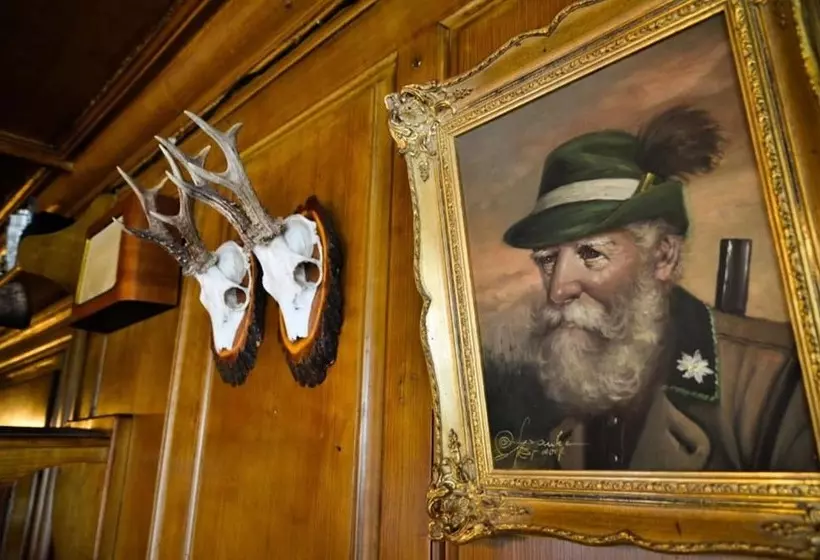 پانسیون Gasthof Zum Ritter   A Cozy Historical Landmark