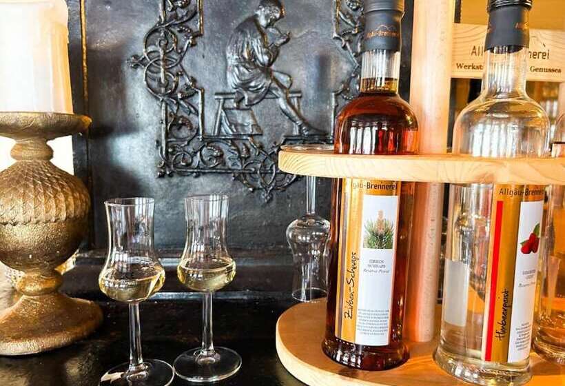 פנסיון Gasthof Zum Ritter   A Cozy Historical Landmark