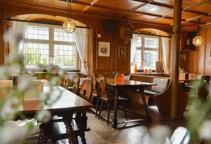 پانسیون Gasthof Zum Ritter   A Cozy Historical Landmark