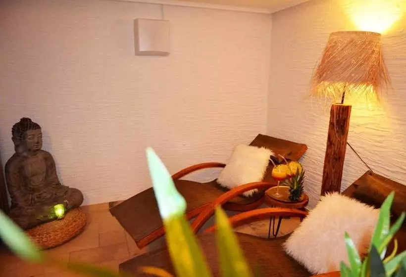 پانسیون Gasthof Zum Ritter   A Cozy Historical Landmark