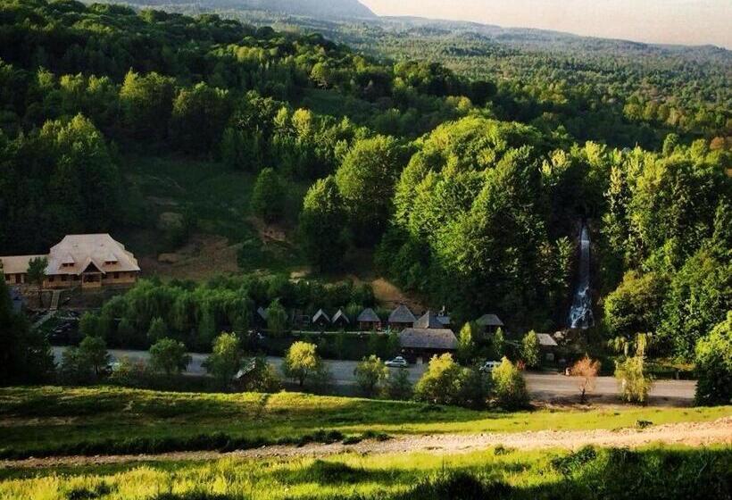 פנסיון Păstrăvăria Alex