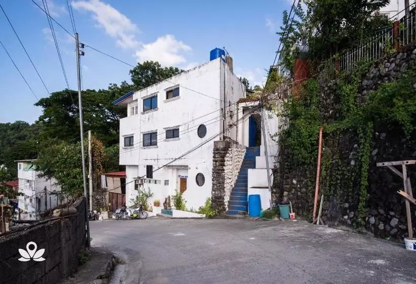 ホテル Zen Rooms Basic Rx Hostel La Union