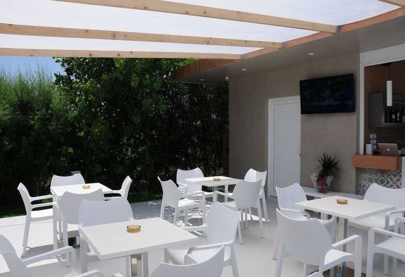 هتل Vicky's Garden