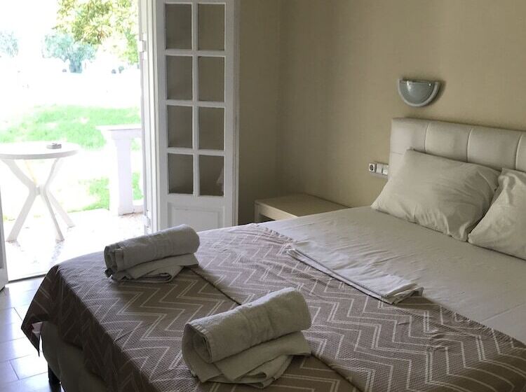 هتل Vicky's Garden