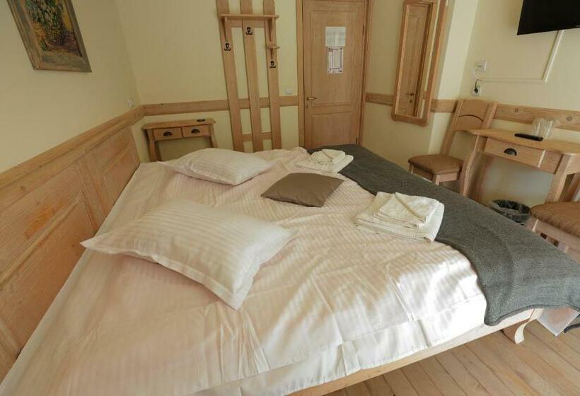 پانسیون La Ferma Veche Bogdana