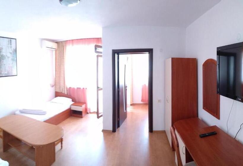 ペンション Villa Diana