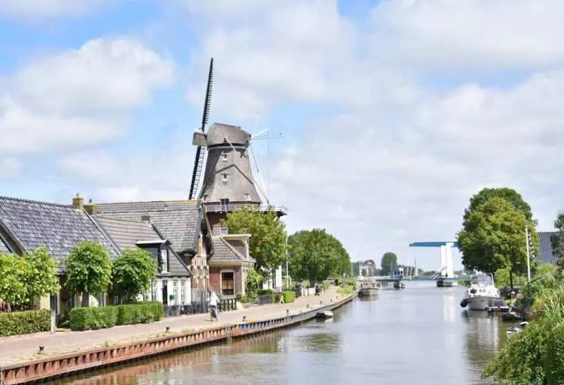 リゾートホテル Waterdorp Burdaard