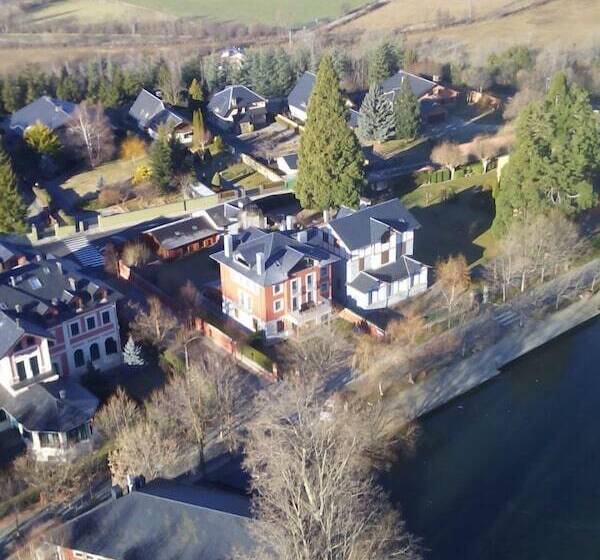 Apartamentos La Torreta Del Llac