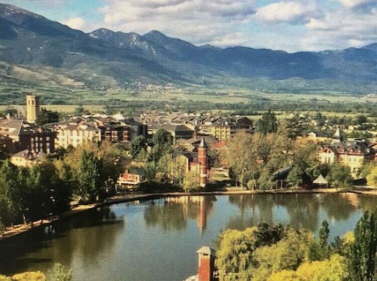 Apartamentos La Torreta Del Llac