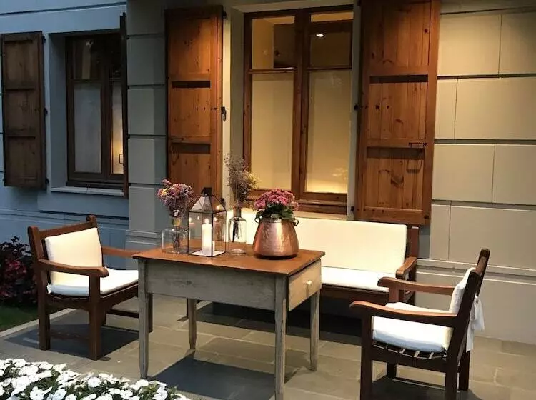 Apartamentos La Torreta Del Llac