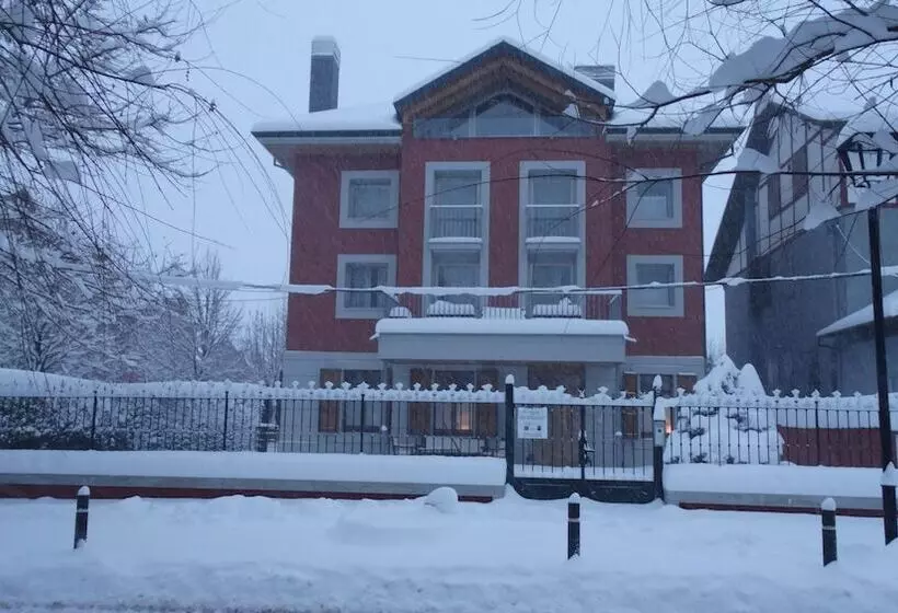 Apartamentos La Torreta Del Llac