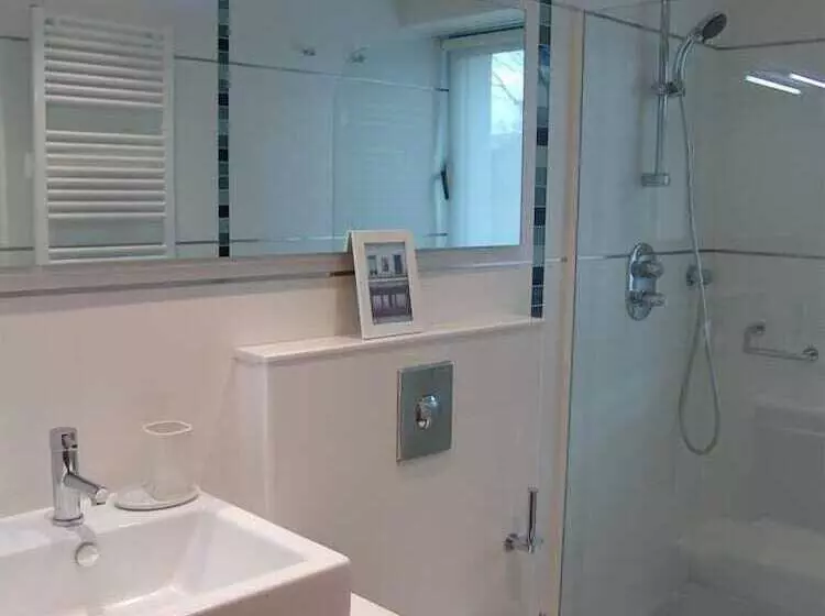 Apartamentos La Torreta Del Llac