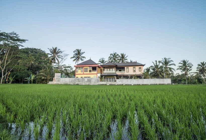 مبيت وإفطار Villa Tanah Carik