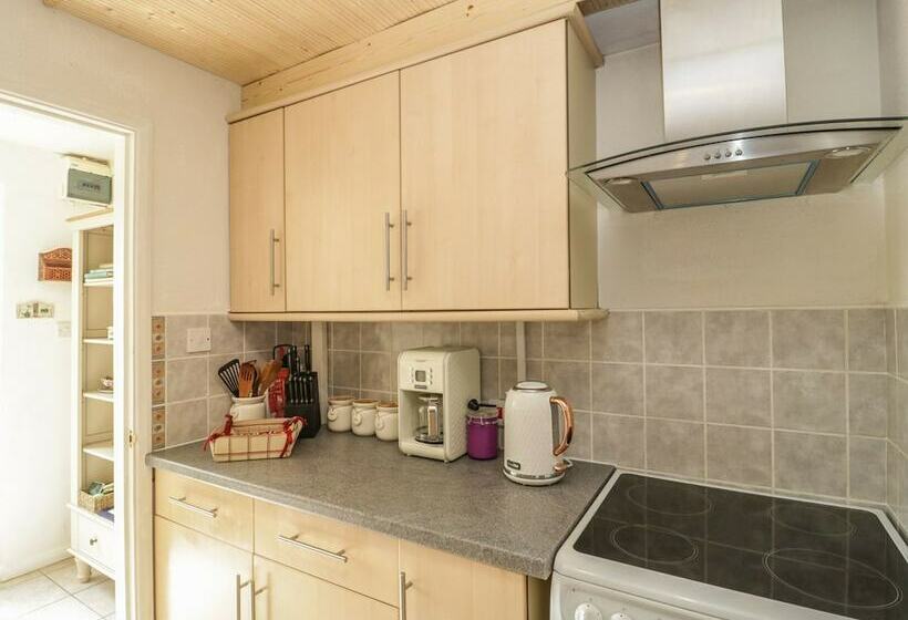 Relaxing Studio Sauna Luxe Bed Pet Friendly