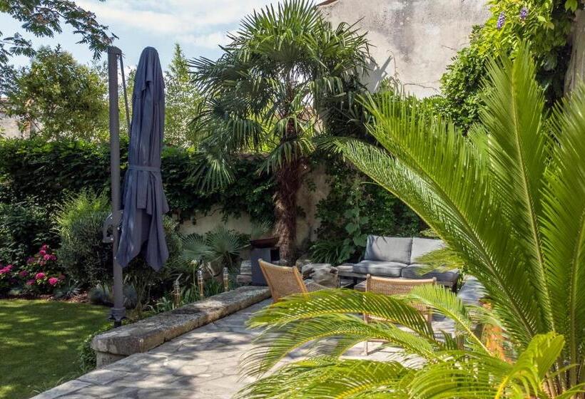 Escale Rochelaise B&b, Spa Bain Nordique Et Sauna Tonneau