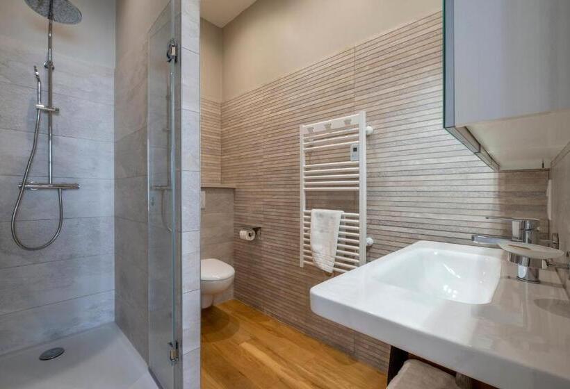 Escale Rochelaise B&b, Spa Bain Nordique Et Sauna Tonneau