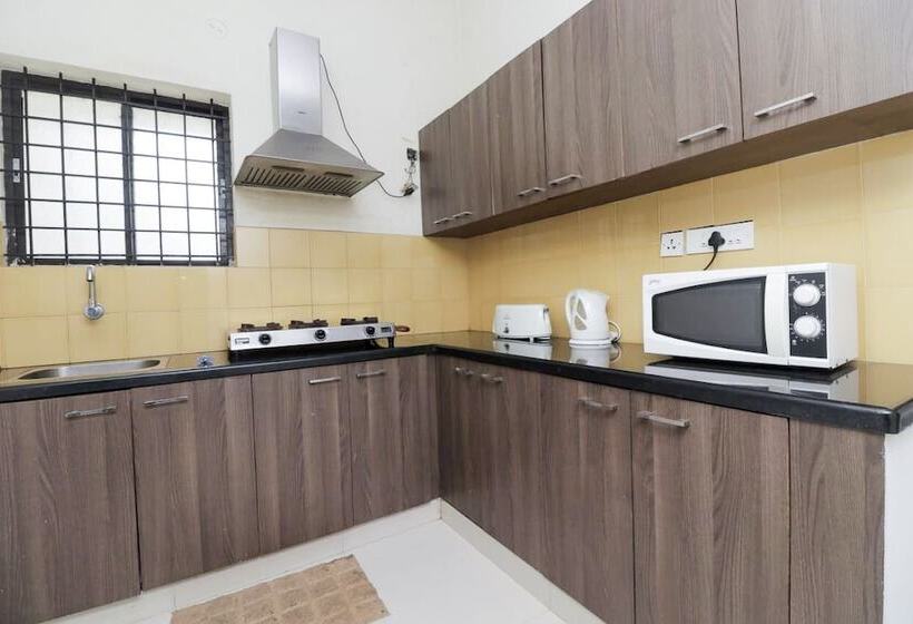 Galaxy Service Apartment