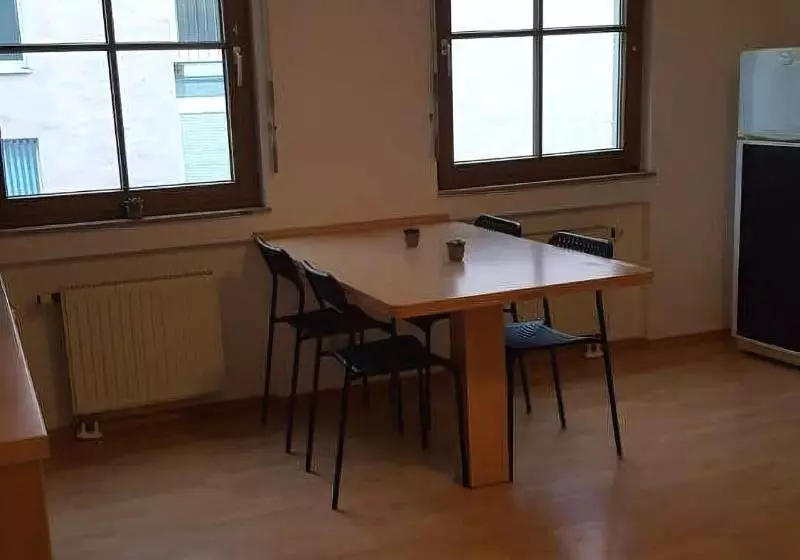 ホテル Lichtdurchflutetes Zentrales Apartment