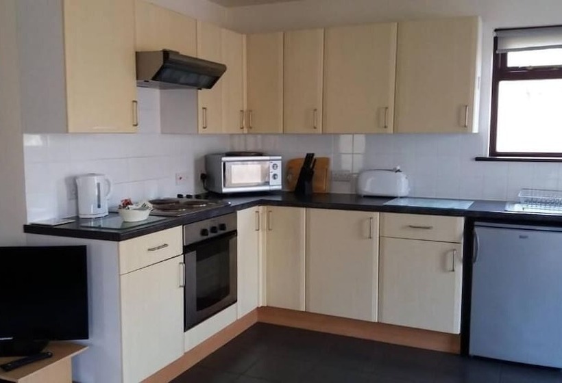 Hotel Prancing Hare Lodge Hot Tub