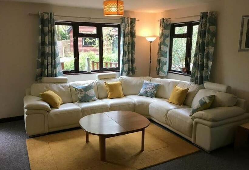 Hotel Prancing Hare Lodge Hot Tub