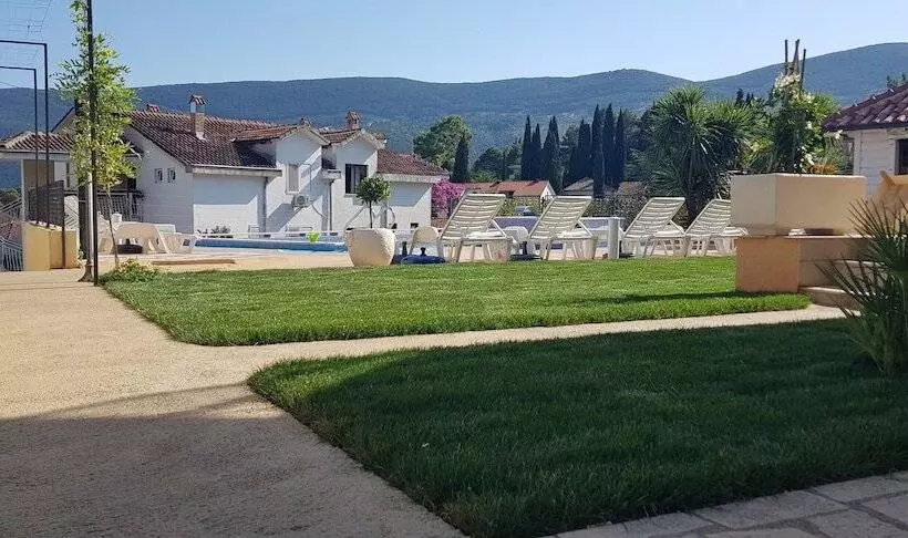 پانسیون Apartmani Niksic