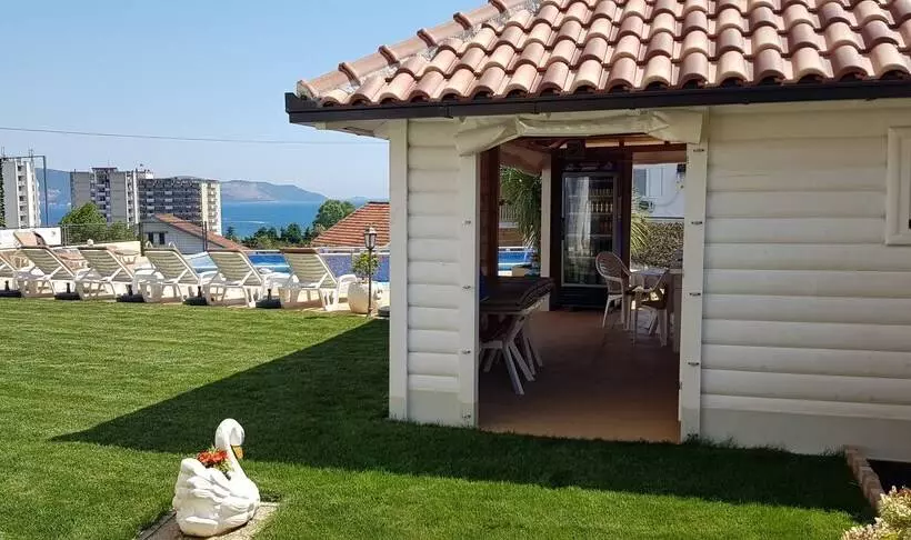 پانسیون Apartmani Niksic