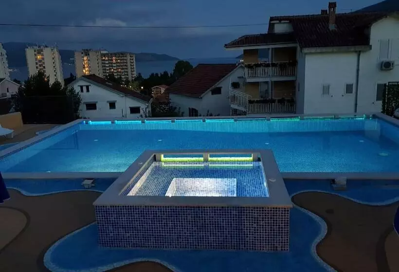 پانسیون Apartmani Niksic