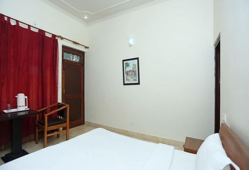 펜션 Oyo Home 10923 Cozy Cottage