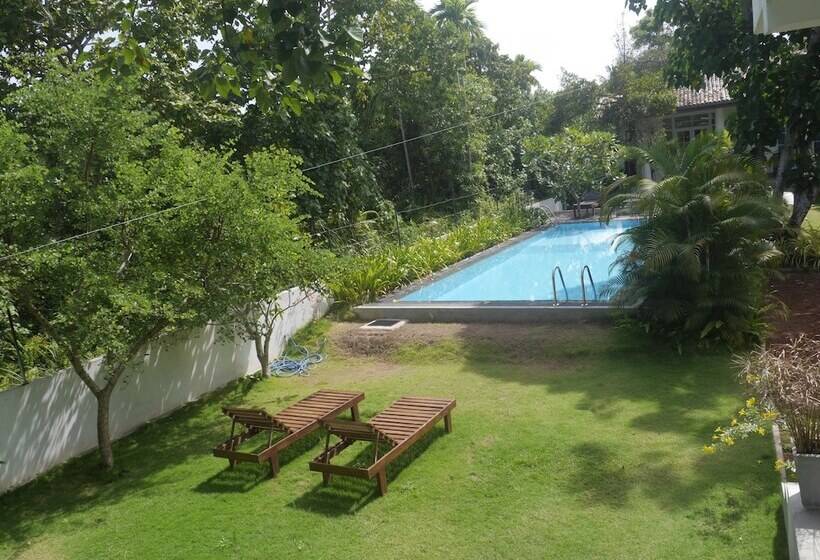 بنسيون Pearl Villa Welhengoda