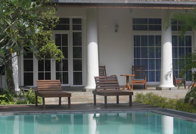 بنسيون Pearl Villa Welhengoda