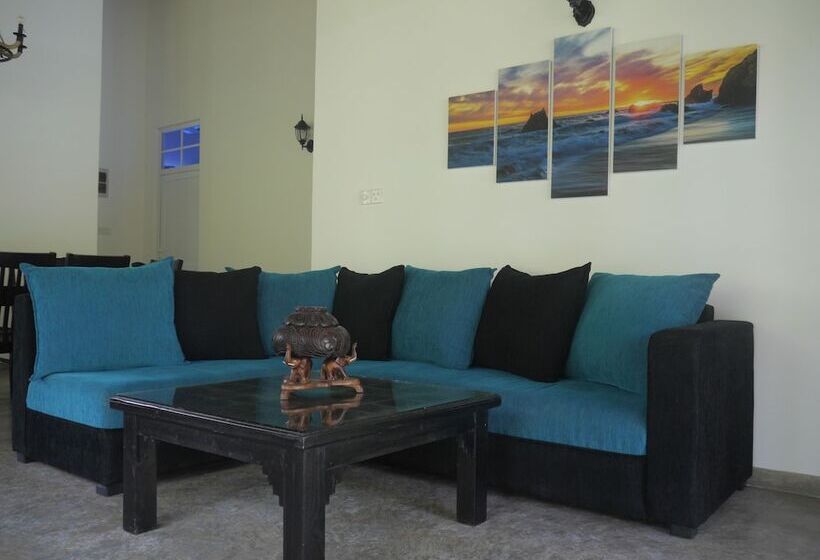 بنسيون Pearl Villa Welhengoda