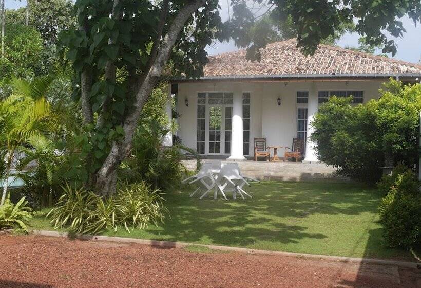 بنسيون Pearl Villa Welhengoda
