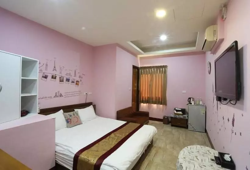 پانسیون Sanyi Hawthorn B&b