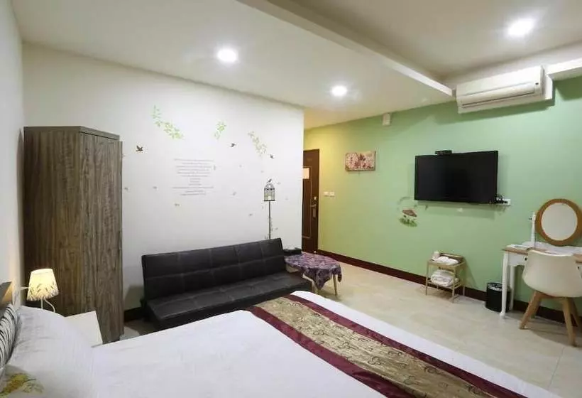 پانسیون Sanyi Hawthorn B&b